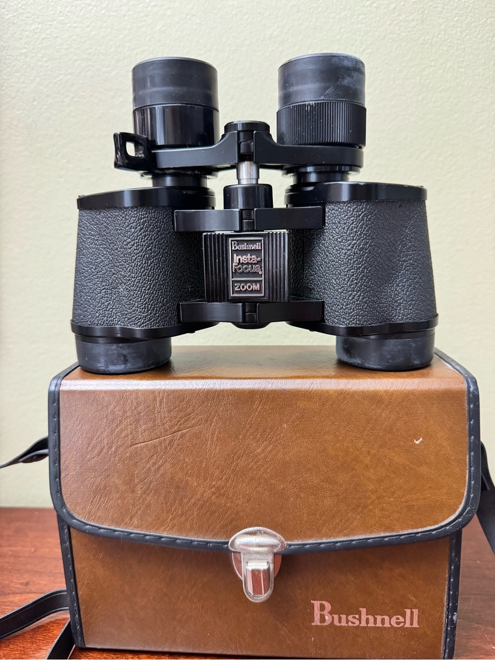 Vintage Bushnell Zoom Insta-Focus Binoculars 7-12x30 with Case